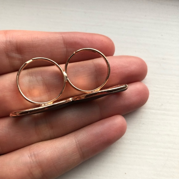 Gold & black double finger mustache ring - Picture 5 of 6